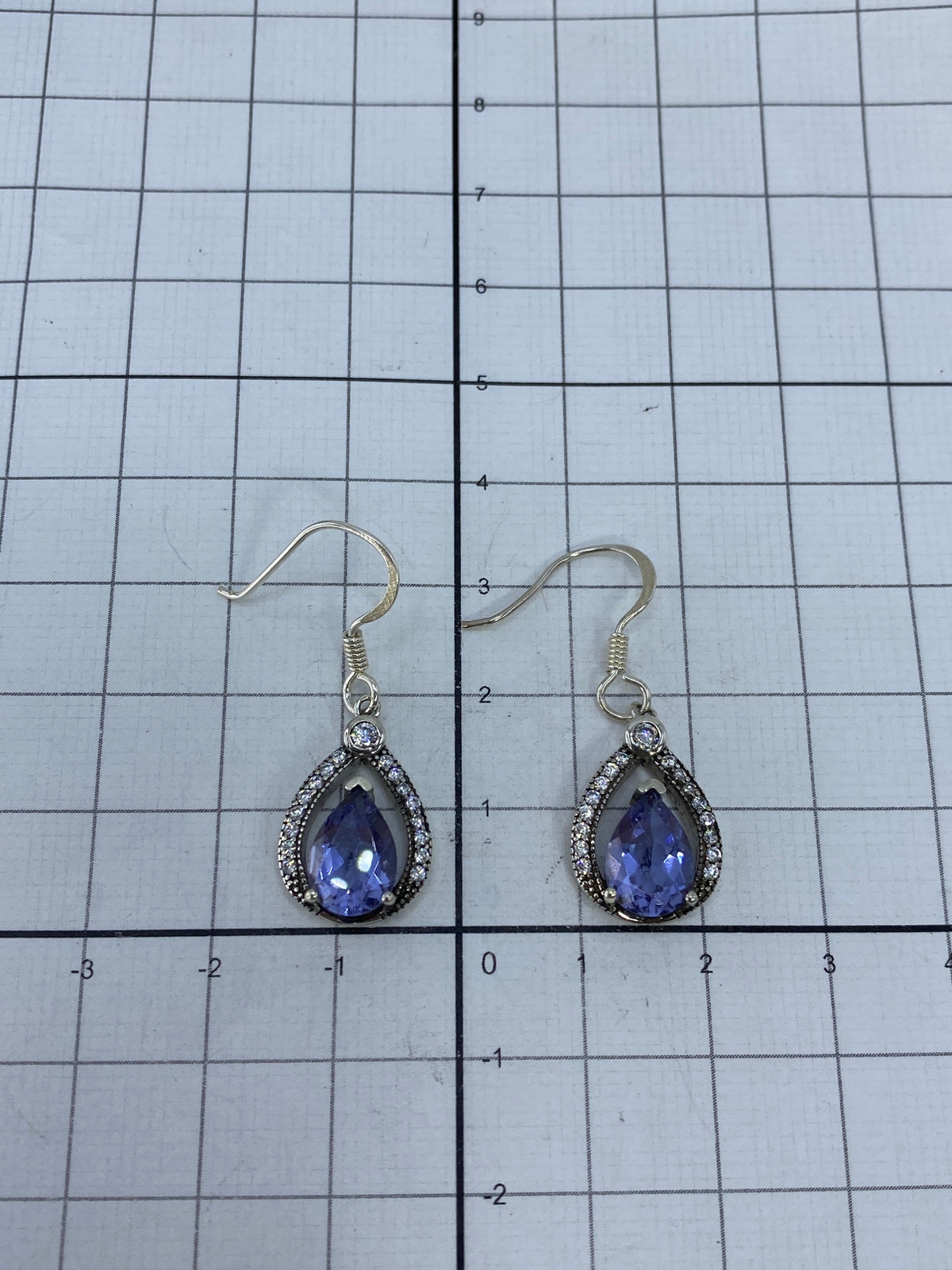 Medición de los aretes: largo 3.3 cm con gancho de plata 925