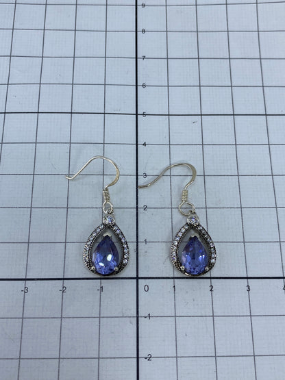 Medición de los aretes: largo 3.3 cm con gancho de plata 925