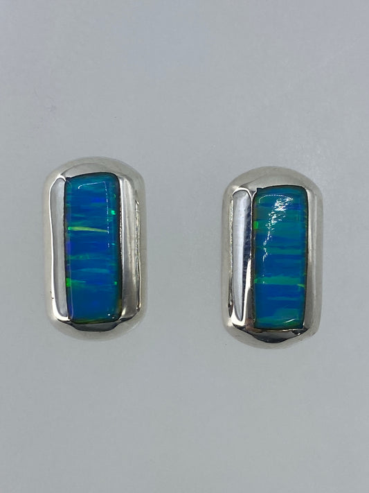 Par de aretes de plata 925 con ópalo de fuego multicolor engastado a mano
