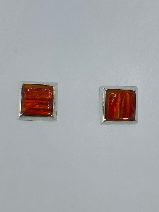 Par de aretes de plata 925 con Ópalo de Fuego naranja engastado a mano, de 1.3 cm de largo