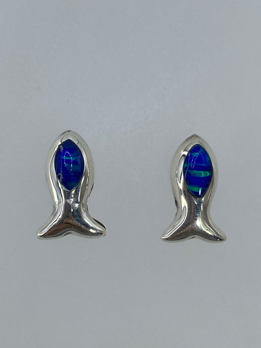 Detalle del engaste de ópalo de fuego en plata 925 de Taxco