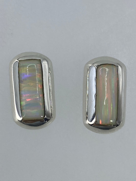 Par de aretes de plata 925 con ópalo de fuego multicolor engastado