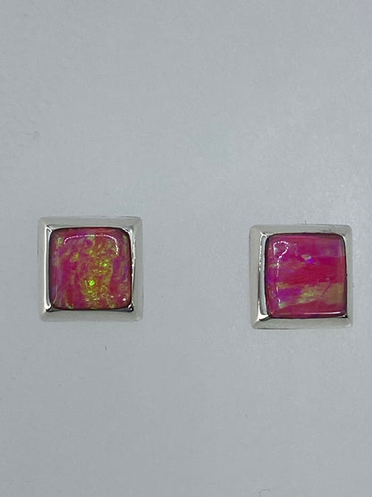 Aretes de plata con ópalo de fuego multicolor rojo y naranja engastados a mano
