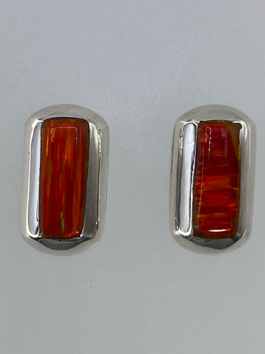 Par de aretes de plata 925 con Ópalo de Fuego naranja, engaste a mano, vista frontal