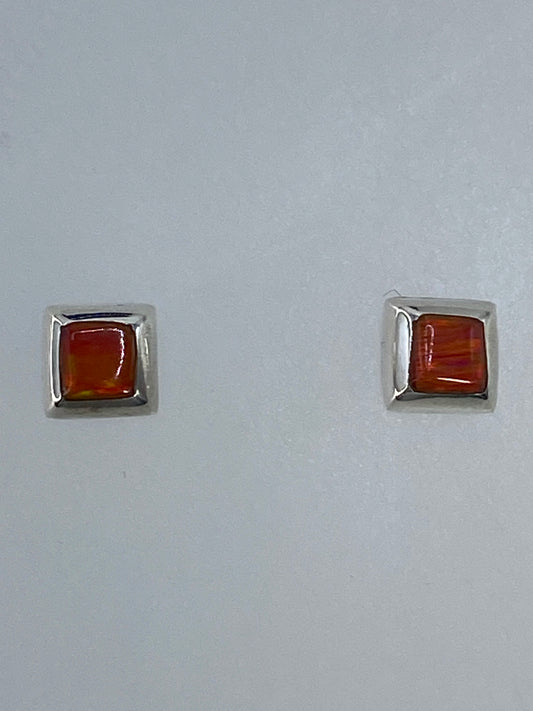 Pareja de aretes de plata 925 con ópalo de Fuego naranja, engastados a mano