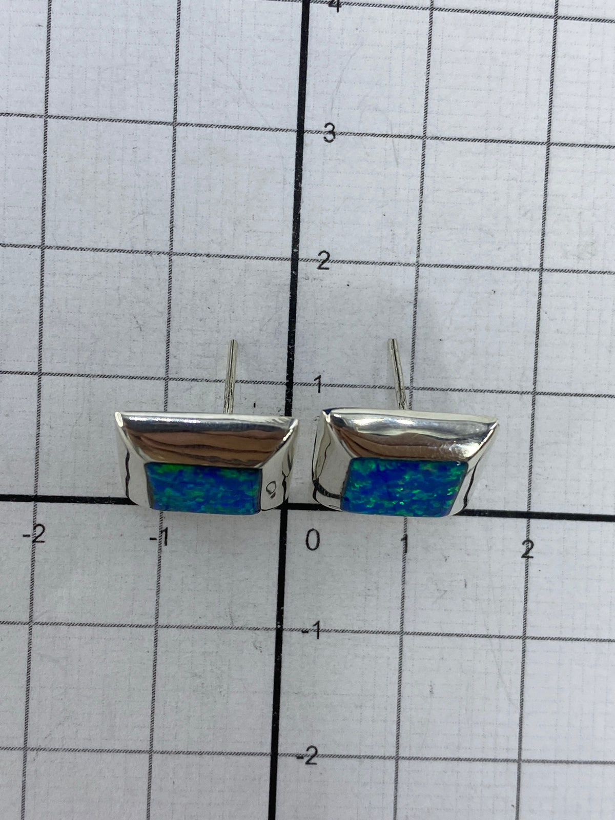 Sello del Quinto 925 grabado en los aretes de plata