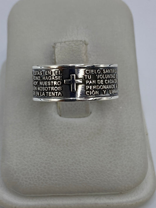 Anillo de plata 925 con oración grabada en ambos lados de la banda