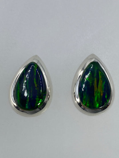 Aretes de plata con ópalo de fuego verde en forma de gota, engastados en plata 925