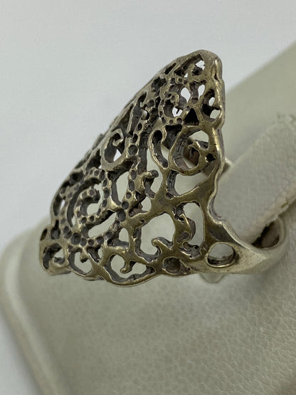 Lateral del anillo de calado de Taxco en plata 925