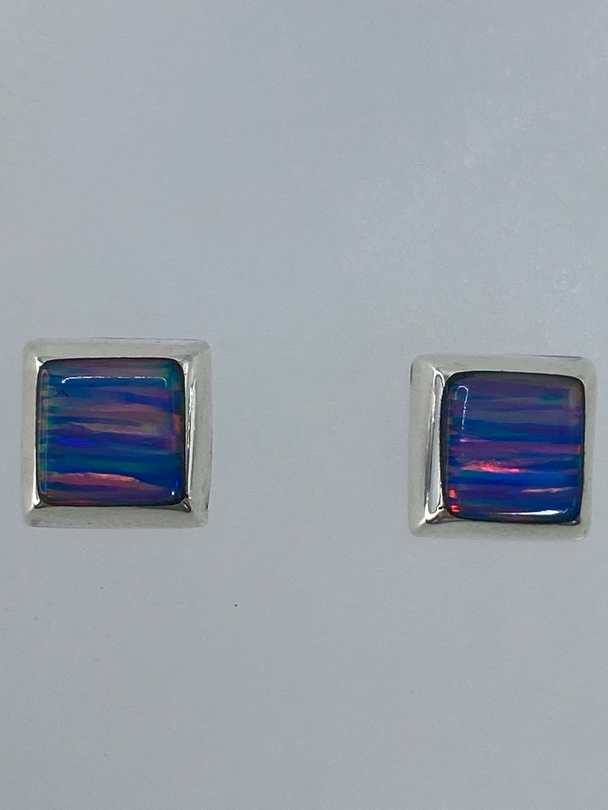 Detalle del engaste de plata 925 alrededor de la piedra