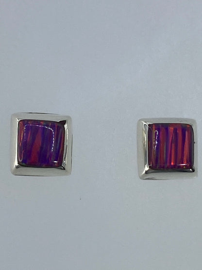 Par de aretes de plata con ópalo de fuego multicolor