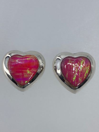 Aretes sobre escala de medidas: largo 1.4 cm