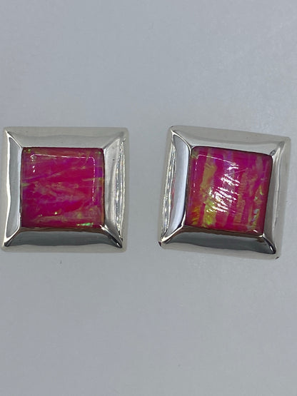 Reverso de los aretes de plata con Quinto 925 y 950 grabado