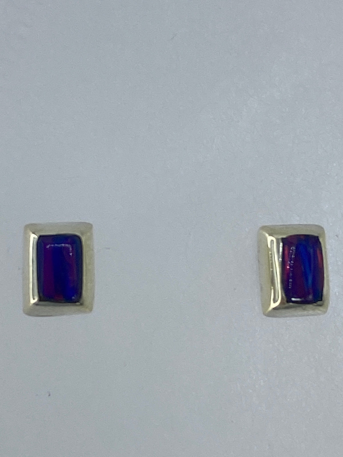 Par de aretes de plata 925 con ópalo de fuego multicolor en colores naranja y rojo