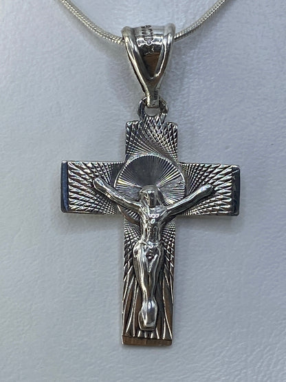 Dije de plata 925 en cartoneado con Cristo radiante rodeado de alas, 4 cm de altura