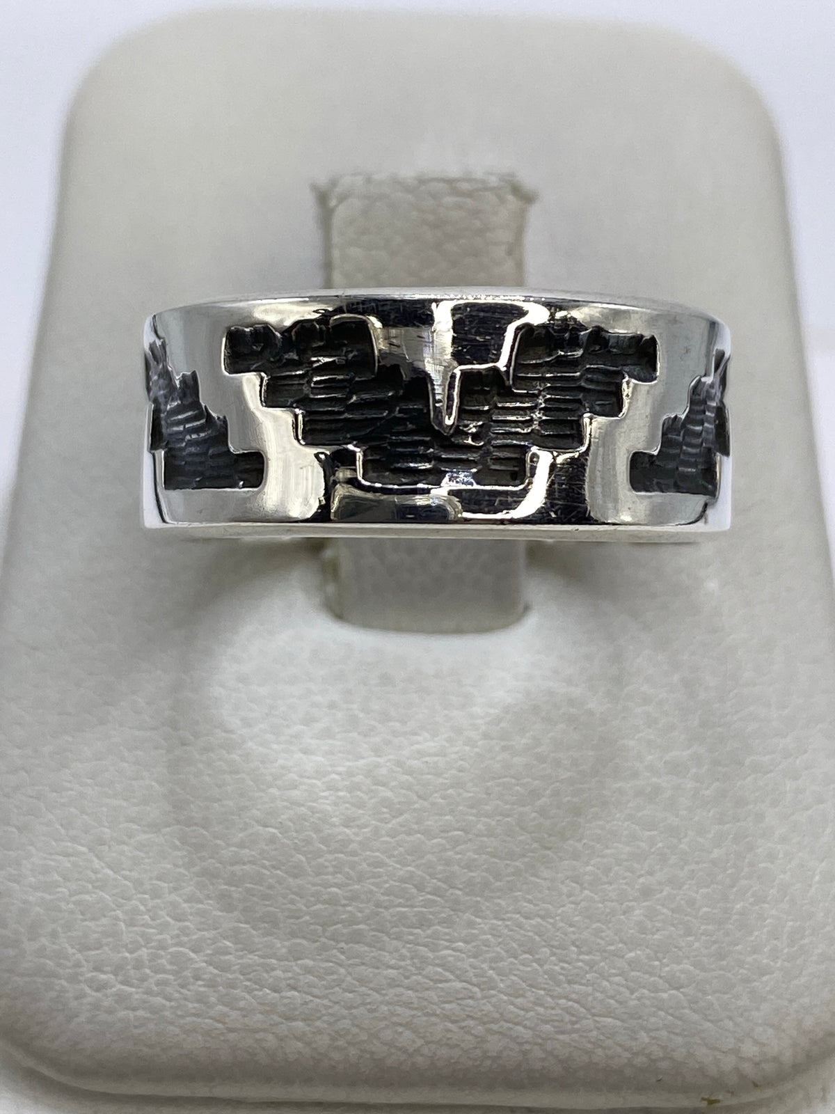 Anillo de plata 925 con patrón repujado minimalista en talla 9.5