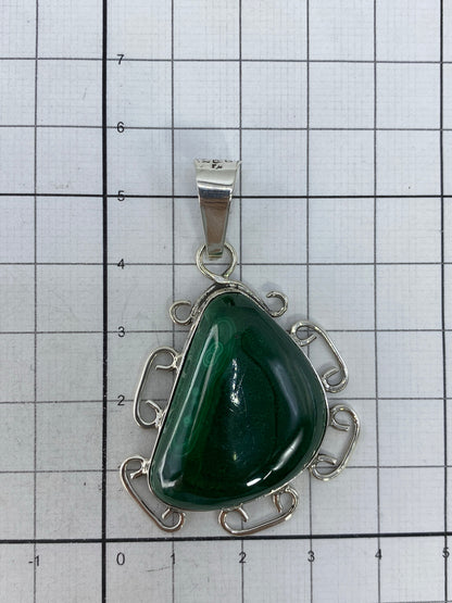 Dije sobre medidor de escala en centímetros, confirmando tamaño de 5.5 cm de largo