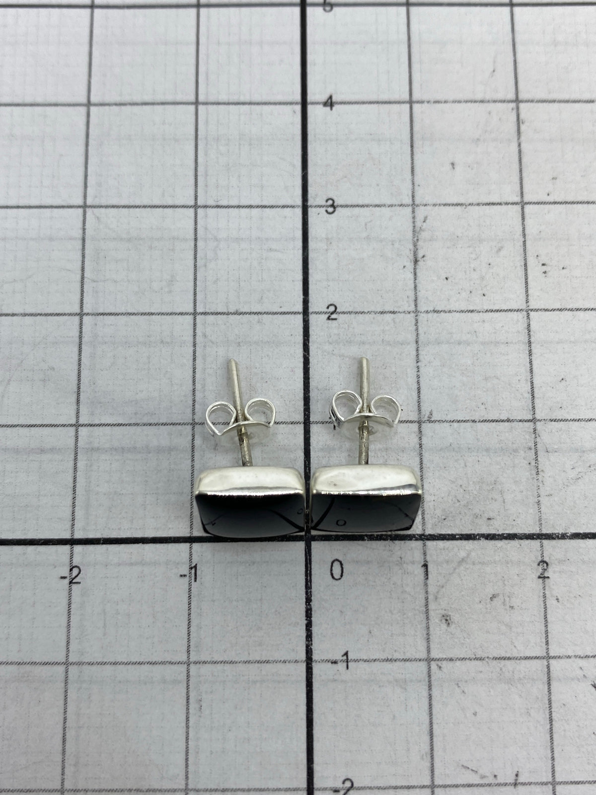 Aretes en estuche, listos para regalar o guardar en la colección