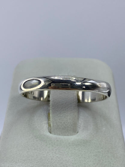 Anillo de plata 925 minimalista con banda pulida en talla 13, vista superior