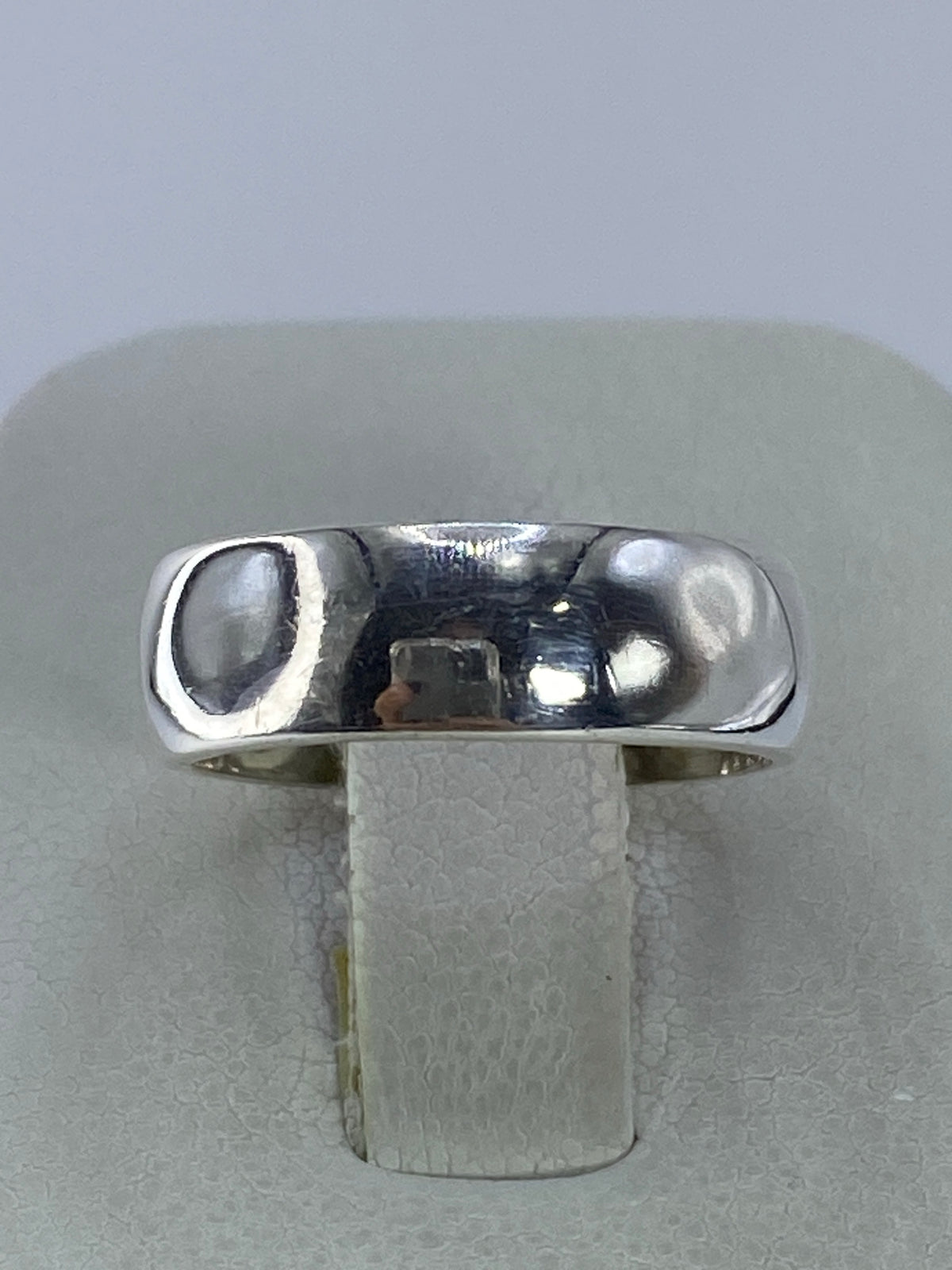 Detalle del pulido y la forma redondeada del anillo