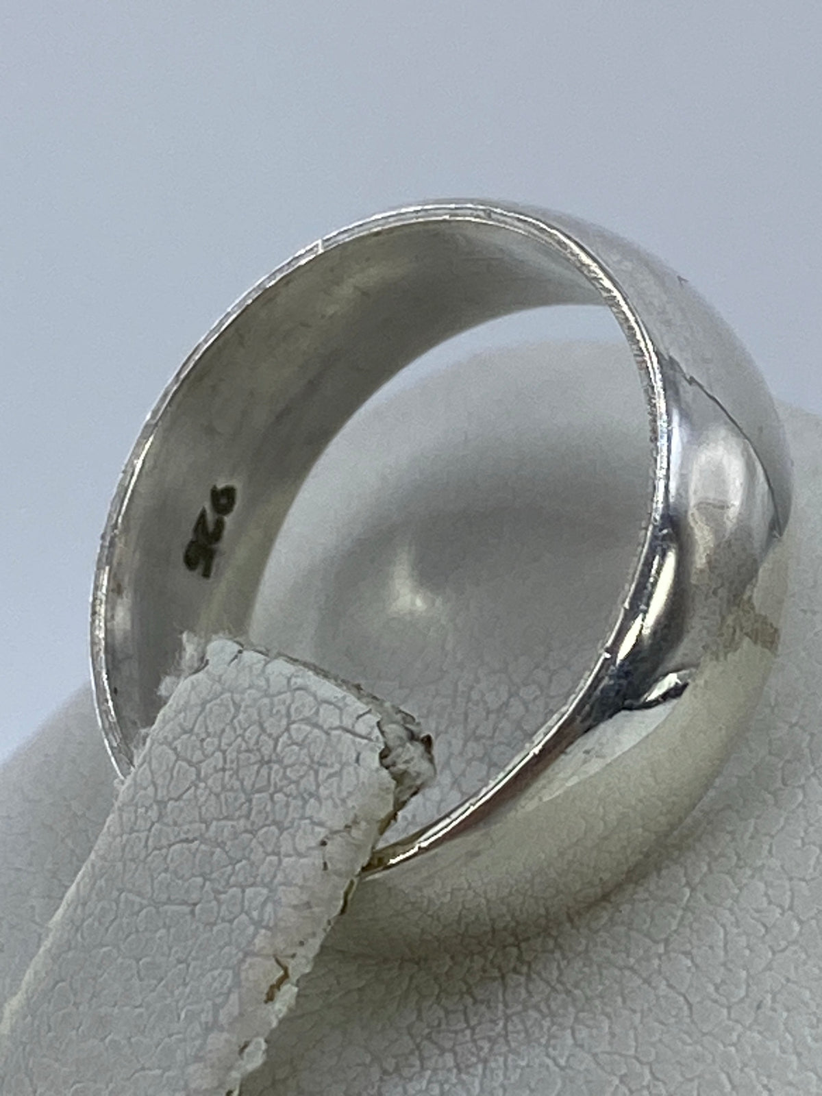 Detalle interior del anillo con el sello de autenticidad 925