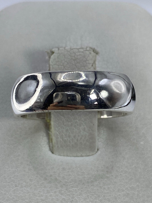 Anillo de plata 925 lisa y pulida, banda sólida en talla 6, vista frontal