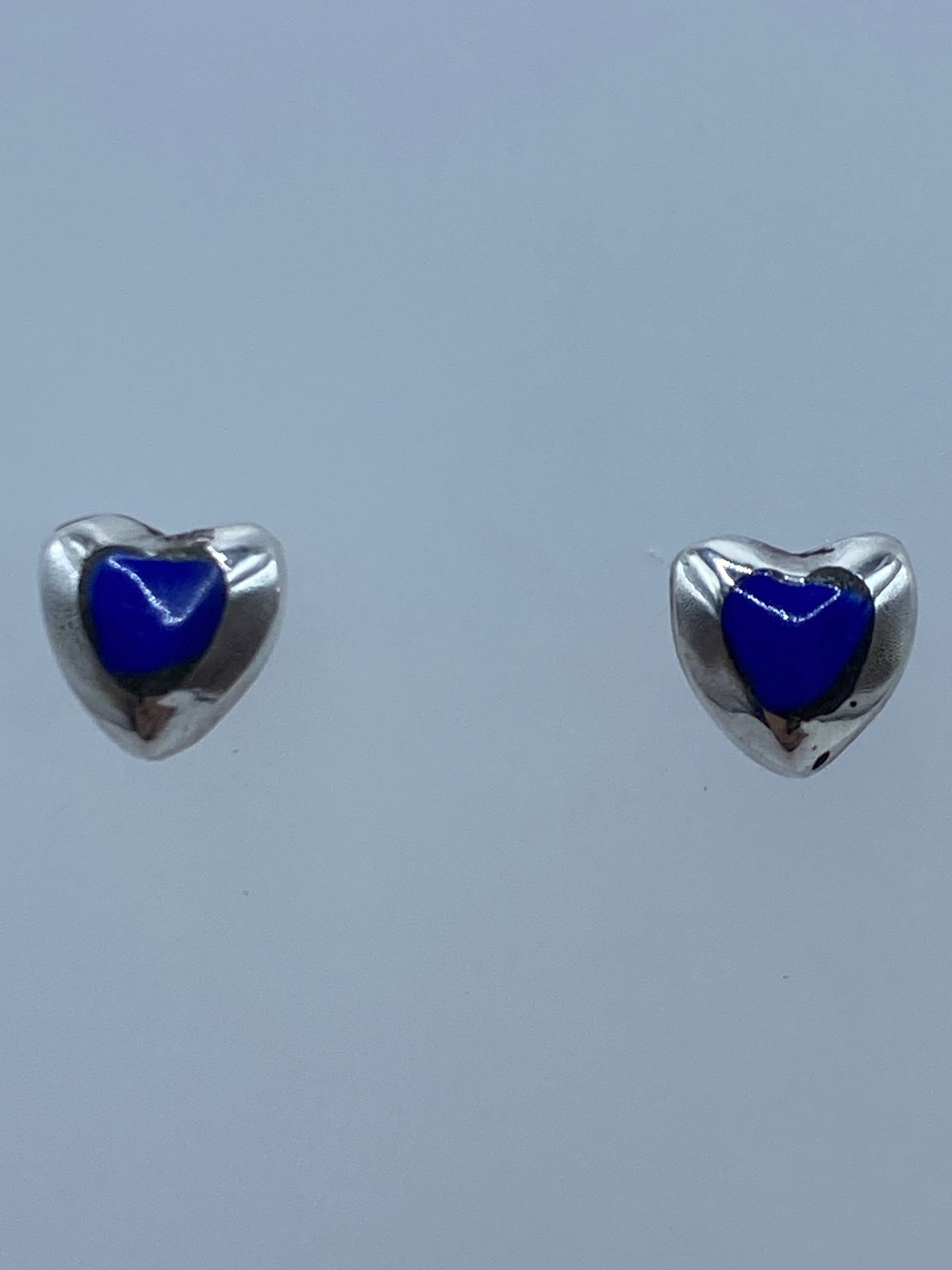Aretes de plata con lapislázuli azul engastados a mano en Taxco