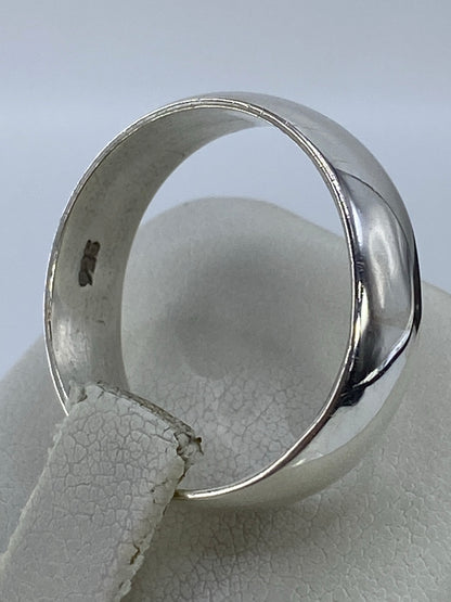 Detalle del interior del anillo mostrando el Quinto 925