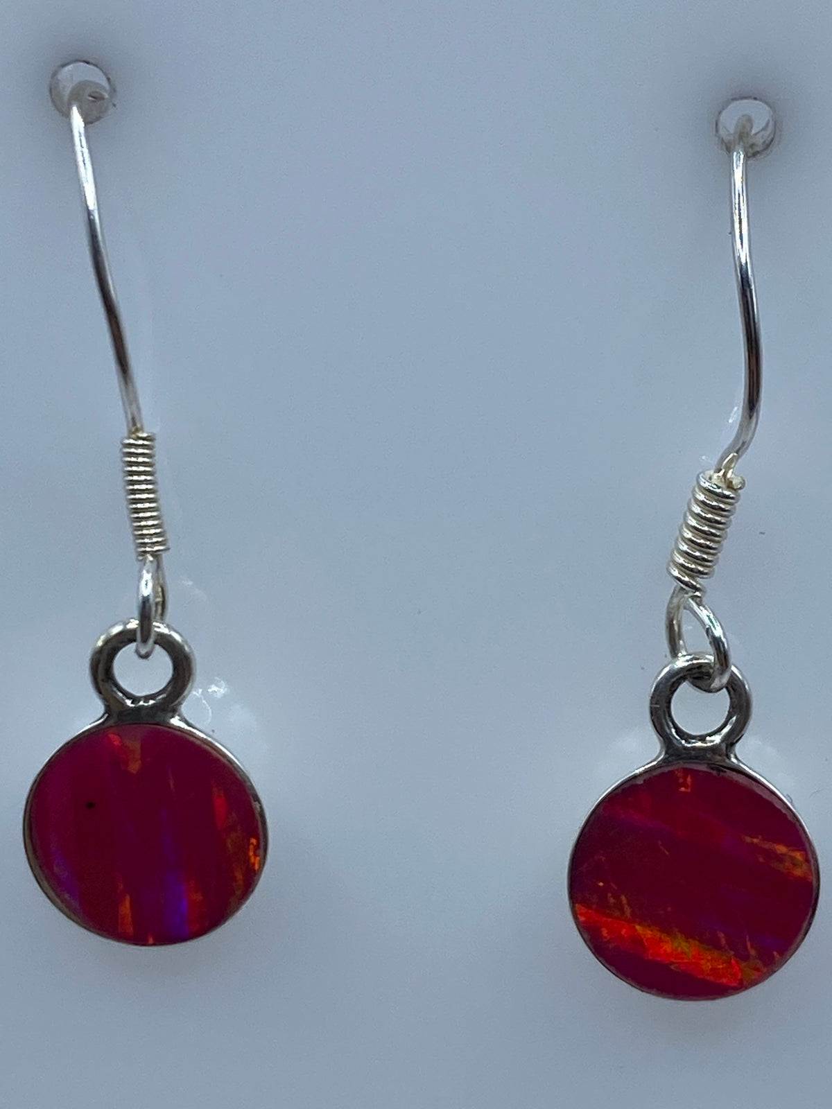 Aretes colgando, vista frontal del tamaño de 2.7 cm