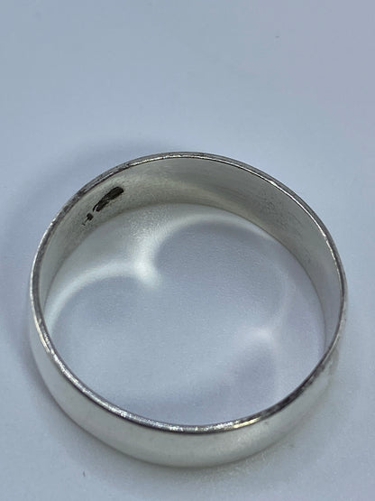 Vista del anillo en estuche, certificado de autenticidad incluido