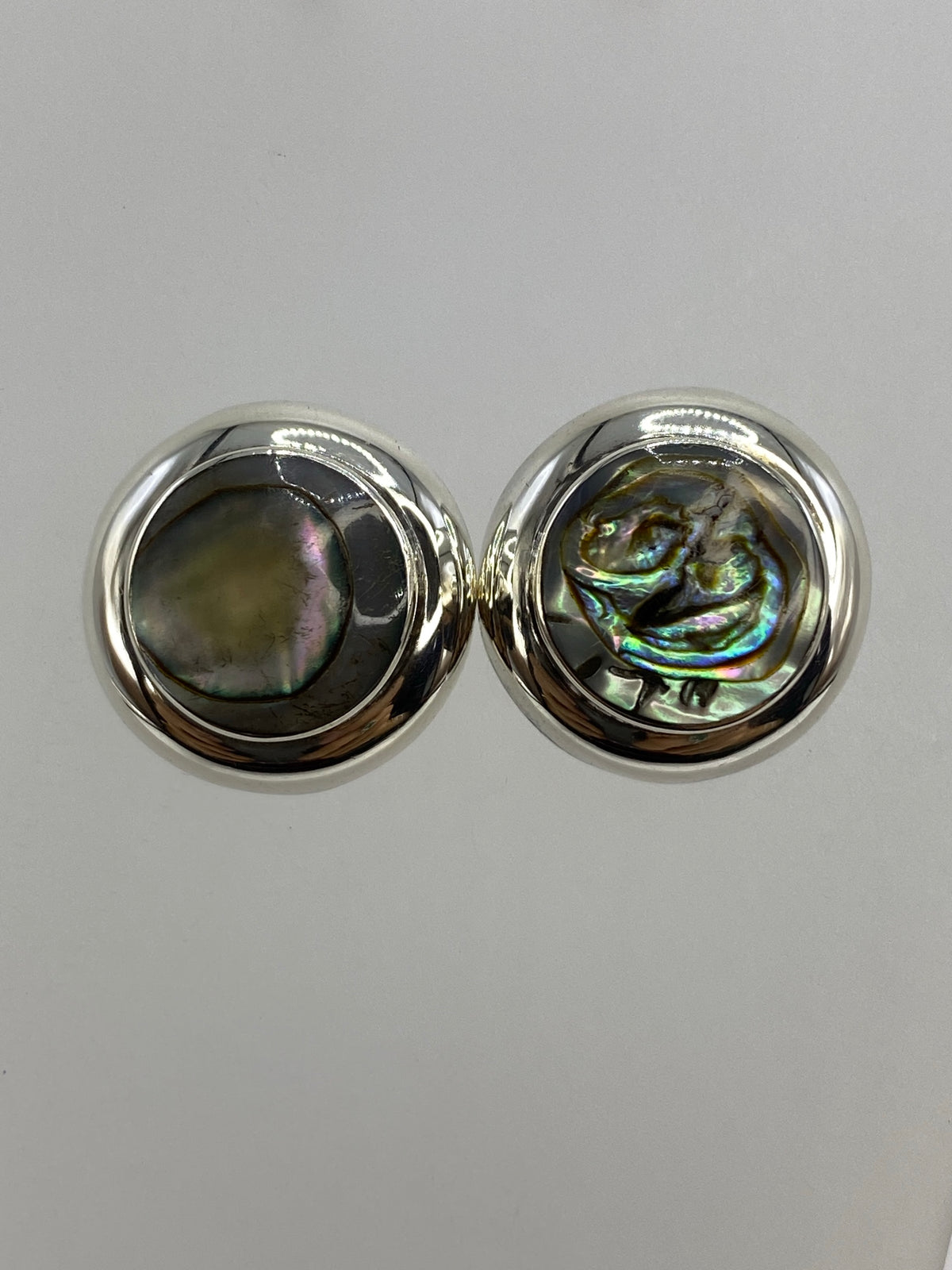 Par de aretes de plata 925 con perla engastada, vista frontal