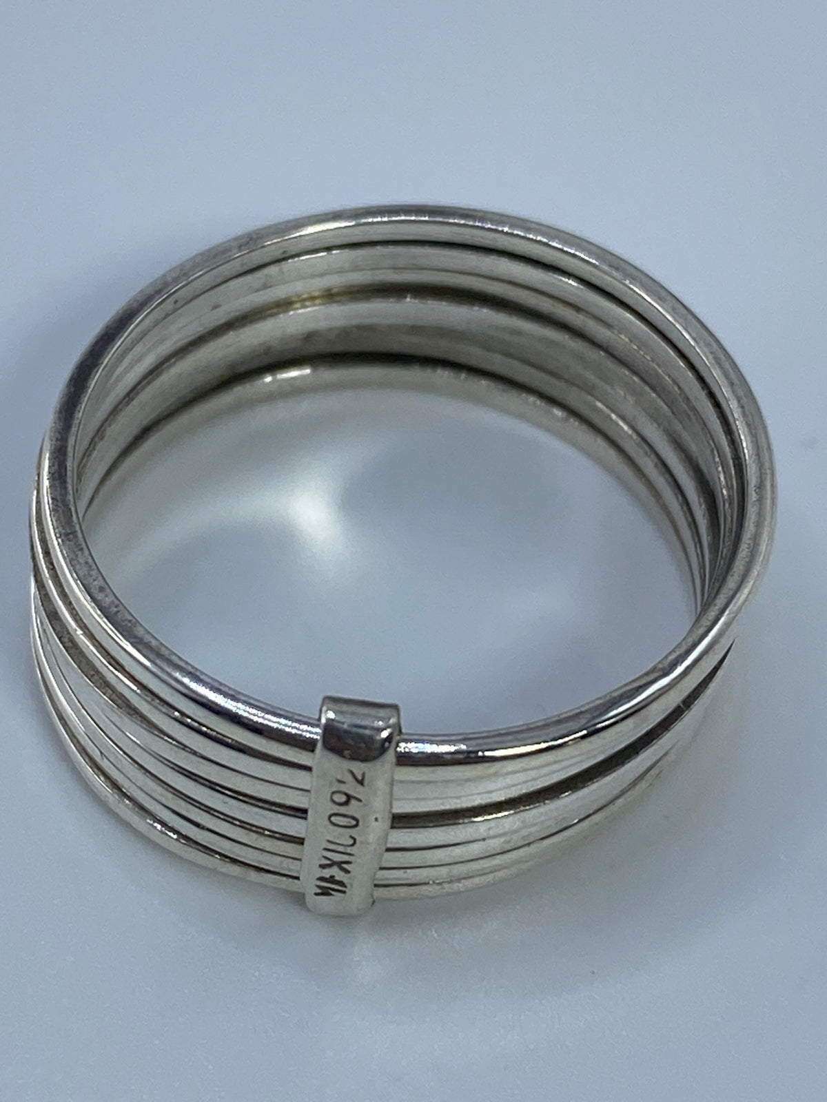 Semaniario de plata 925 con Quinto, sobre fondo blanco
