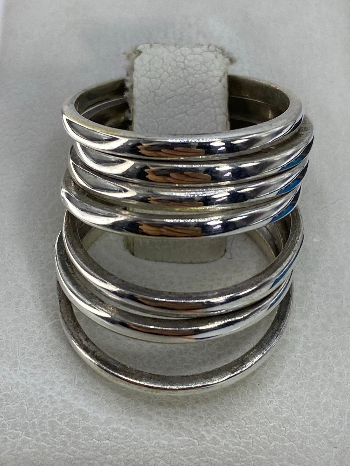 Anillo semanario de plata 925 con siete bandas paralelas en talla 5