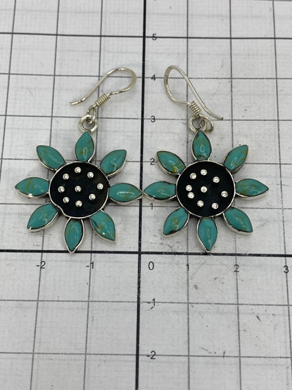 Aretes pesados en balanza: 7.85 gramos el par completo con Quinto 925