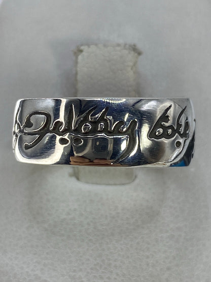 Anillo sello de plata 925 con símbolos grabados en relieve, vista frontal