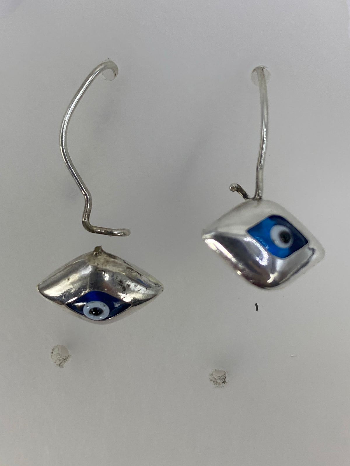 Aretes de gancho en plata 925 con diseño ojo turco