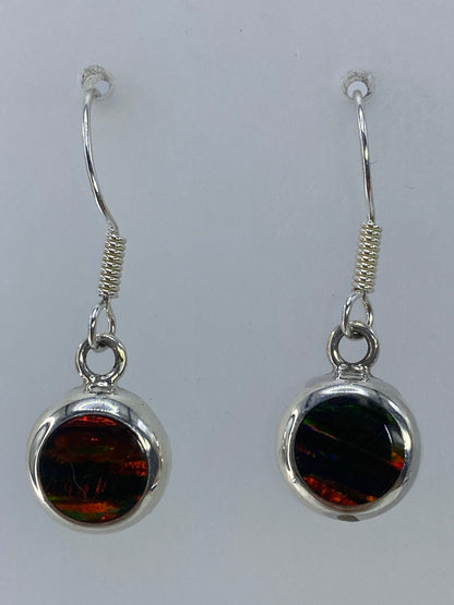 Aretes de plata 950 con ópalo de fuego rojo y verde en gancho de plata