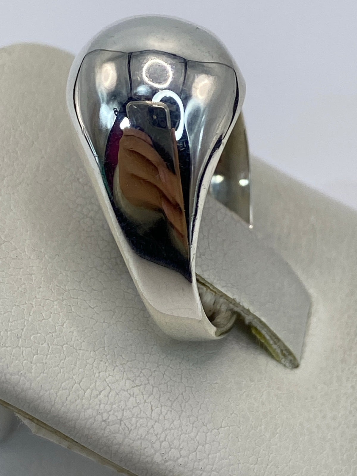 Detalle lateral del anillo de fundición de Taxco con Quinto 925