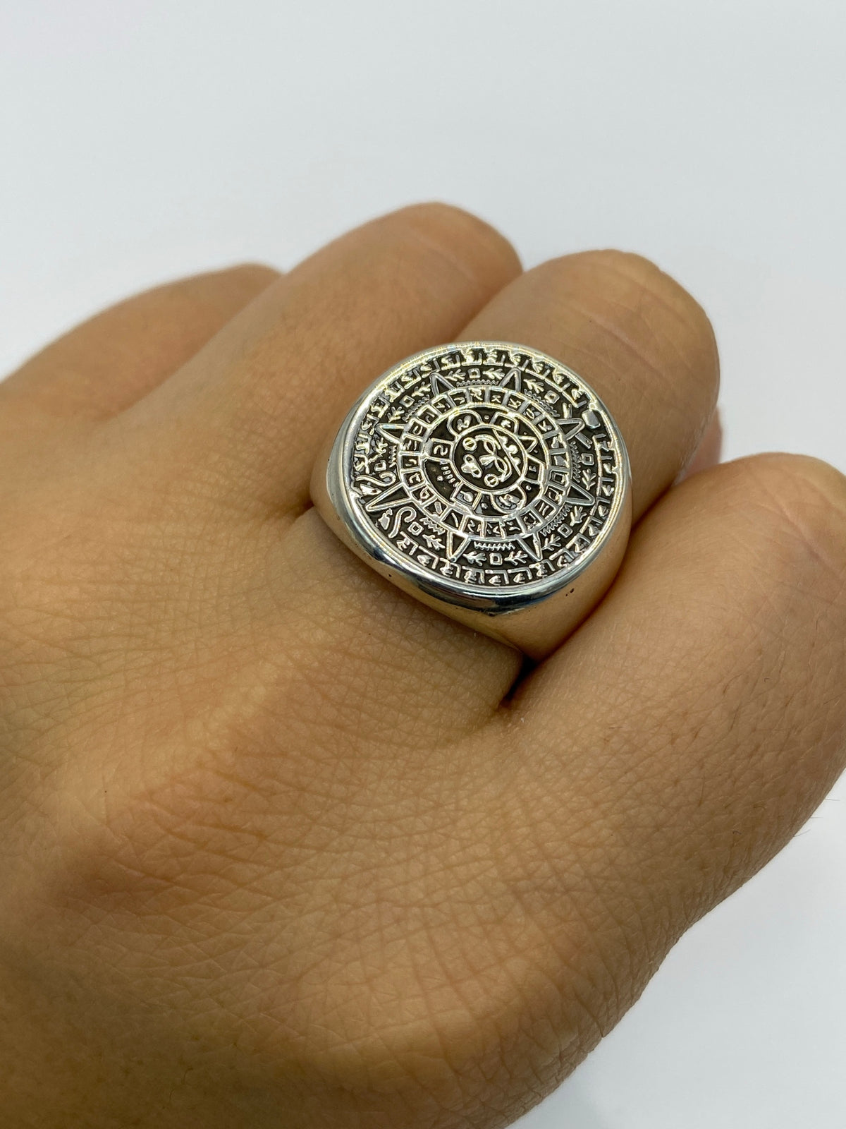 Anillo Calendario Azteca de Plata Repujada — Taxco 925 — foto 6