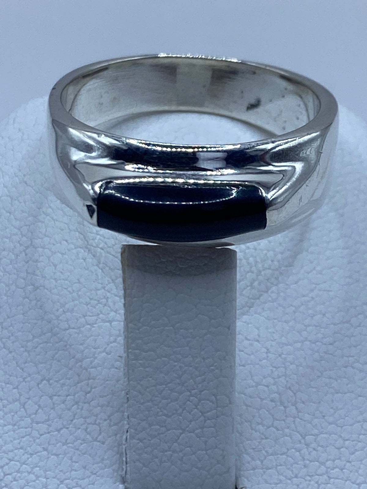 Perfil del anillo de plata con ónix negro, talla 9