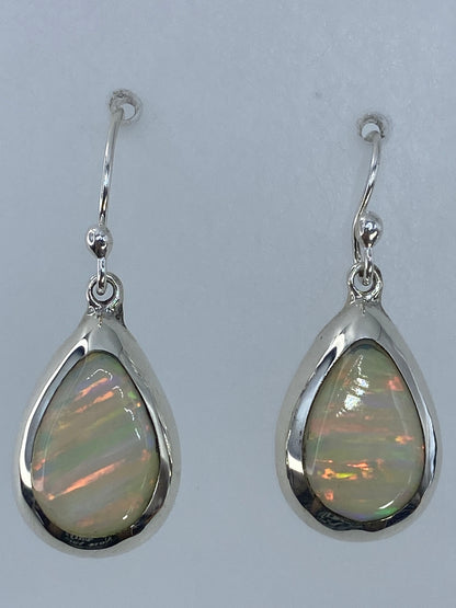 Aretes de ópalo de fuego en medidor de tamaño real: 3 cm de largo