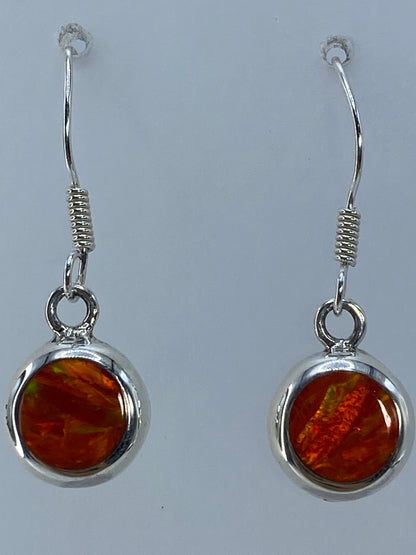 Aretes sobre escala de medidas — largo total 2.8 cm