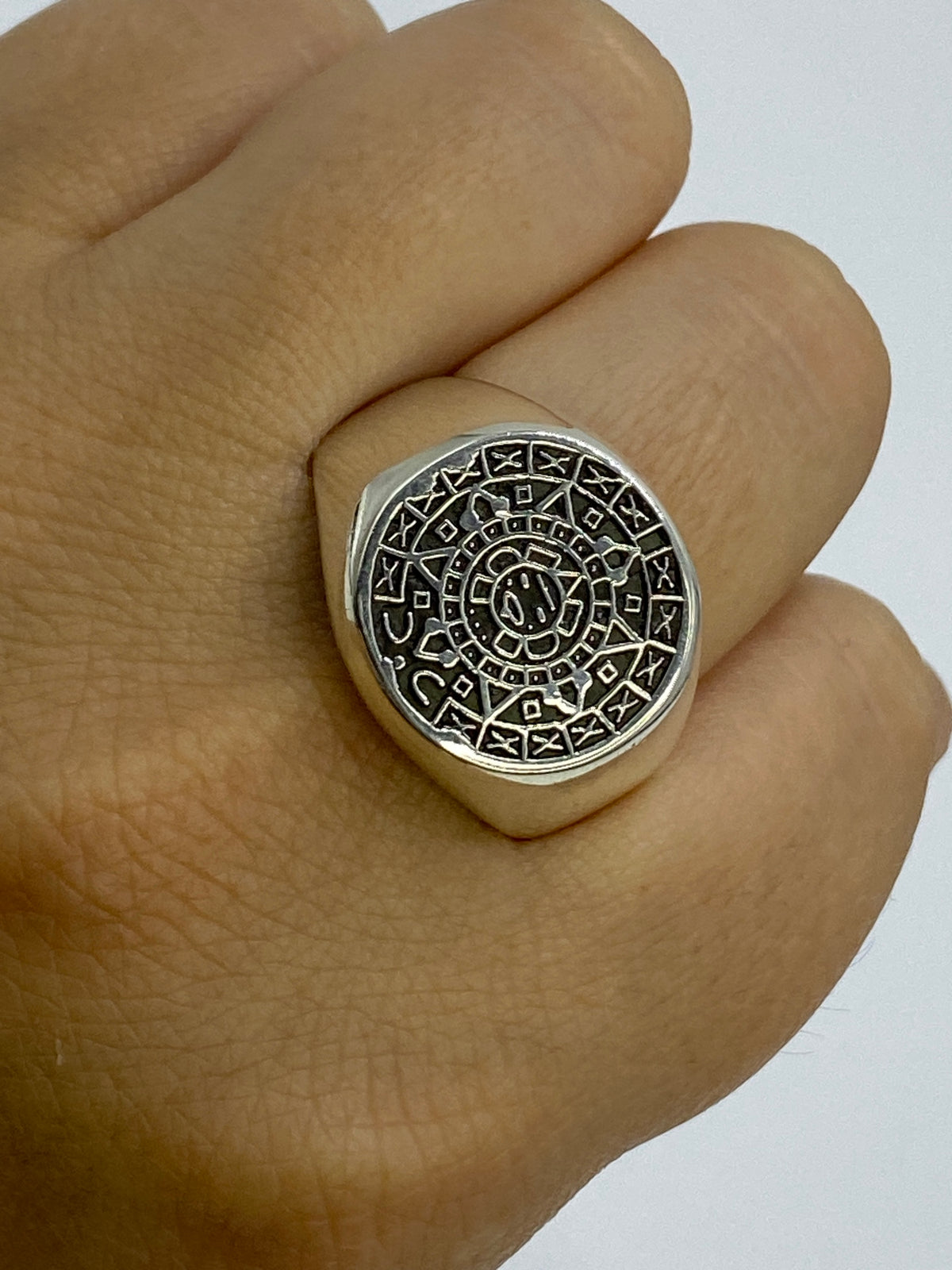 Anillo Calendario Azteca de Plata Repujada — Taxco 925 — foto 6