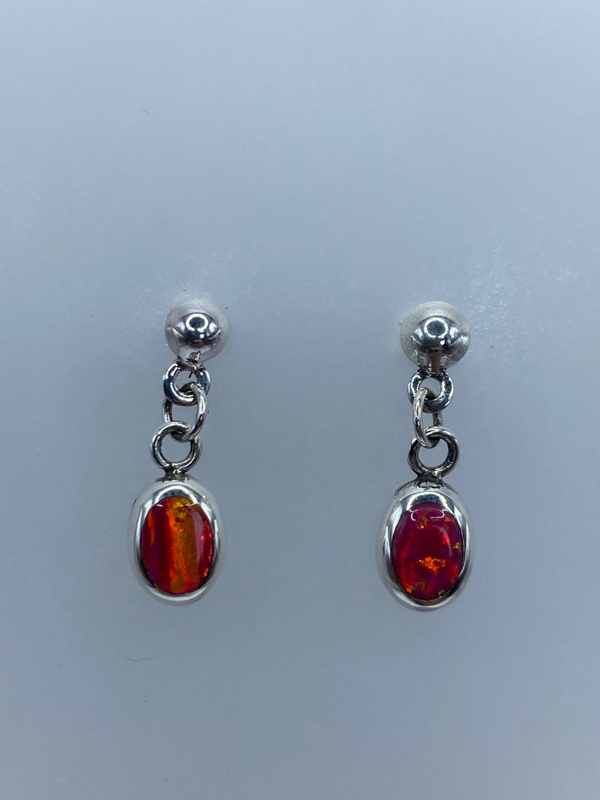 Par de aretes de plata 925 con ópalo de fuego rosa, engastados a mano