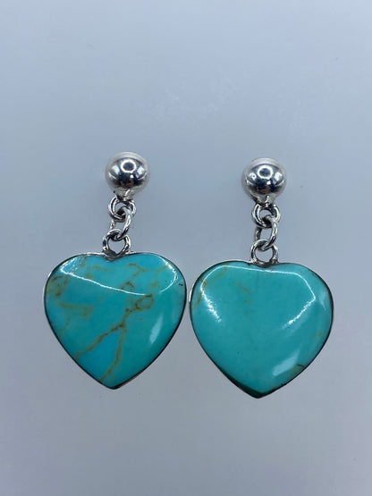 Par de aretes de plata con corazón de turquesa azul cielo, postes de acero quirúrgico