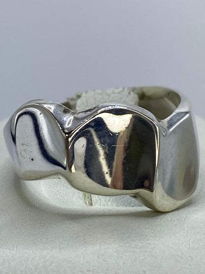 Anillo de plata 925 en técnica cartoneado con volumen 3D, vista frontal