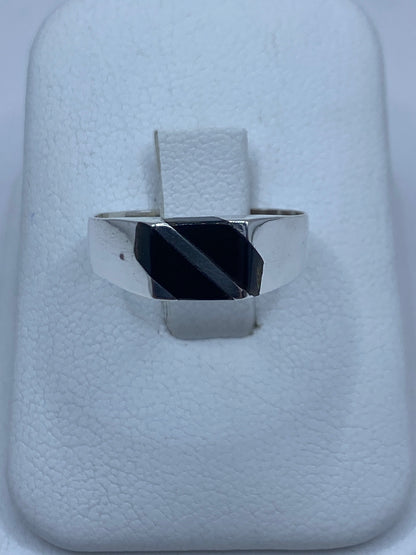 Anillo de plata 925 con ónix negro rectangular, diseño minimalista