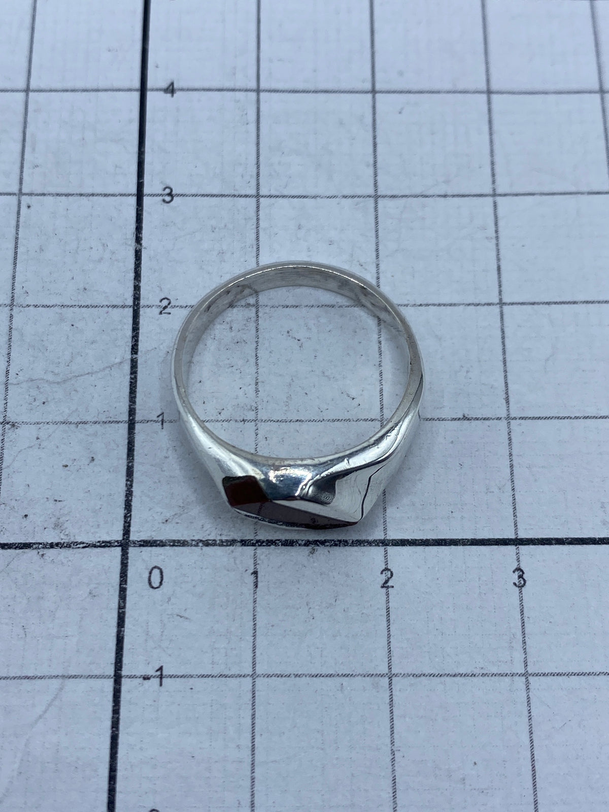 Anillo sobre escala de peso, 4.3 gramos de plata pura