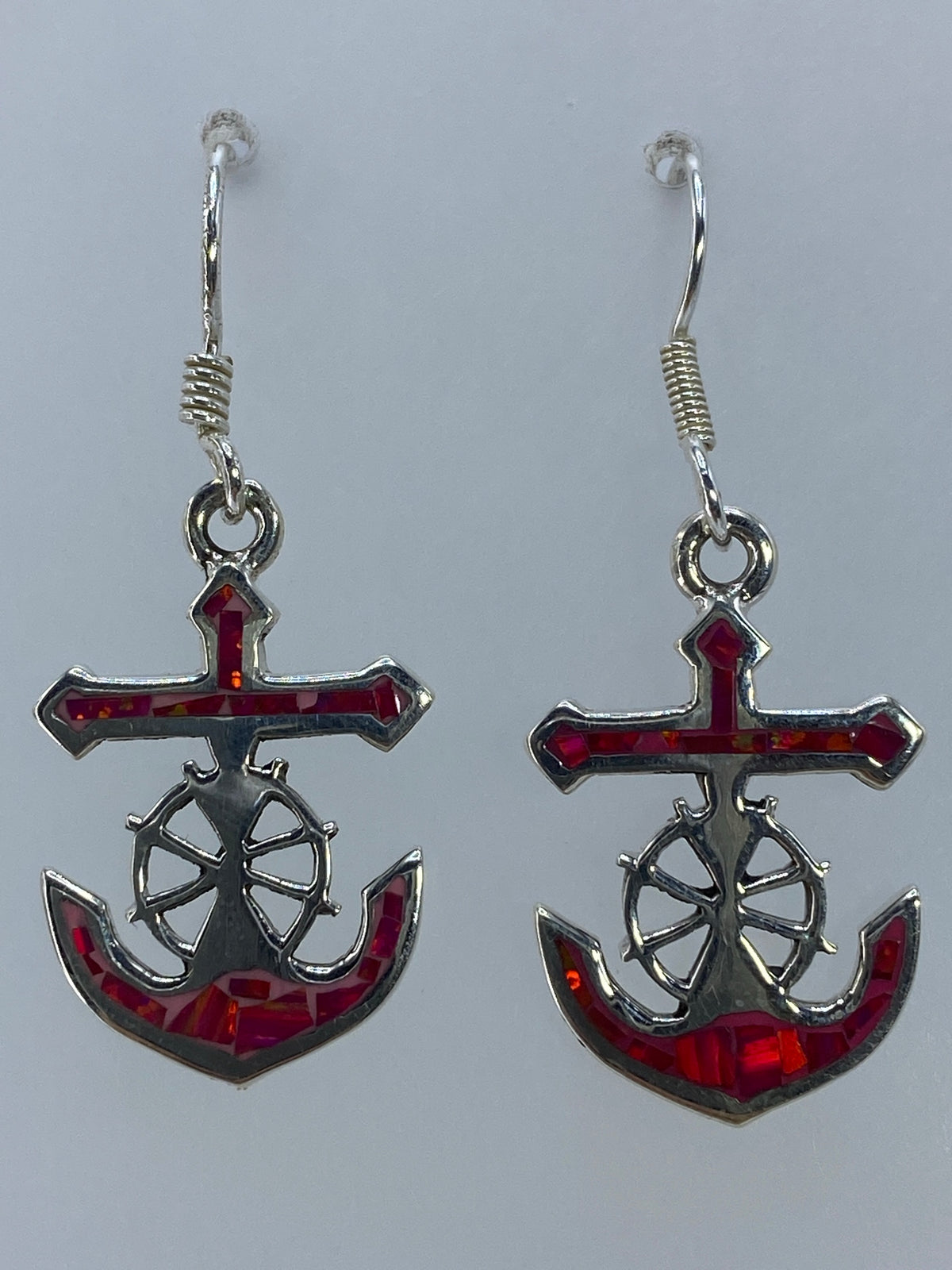 Par de aretes cruz marinera con ópalo de fuego rosa en plata 950