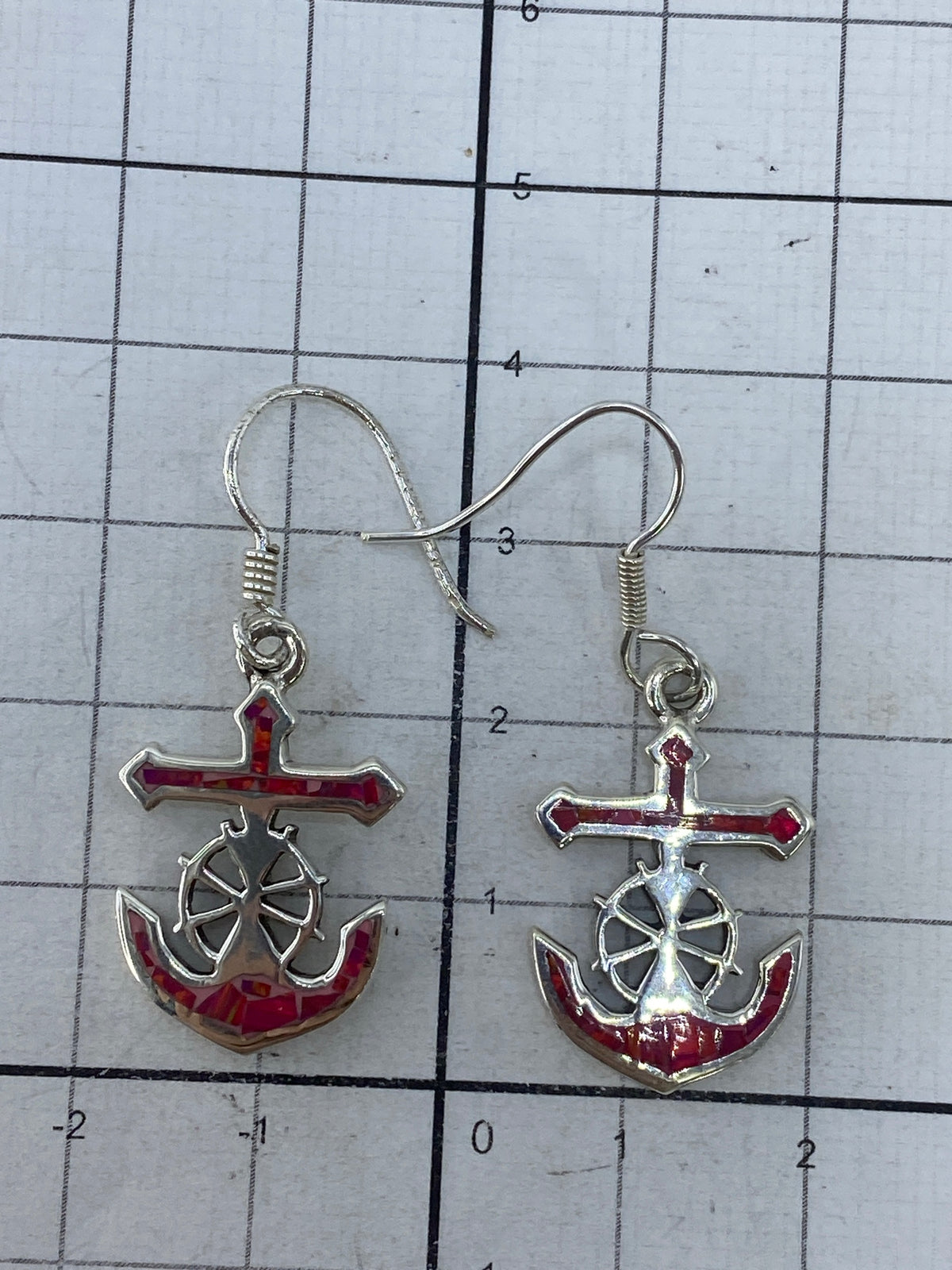 Aretes con medidor de escala — 3.8 cm de largo